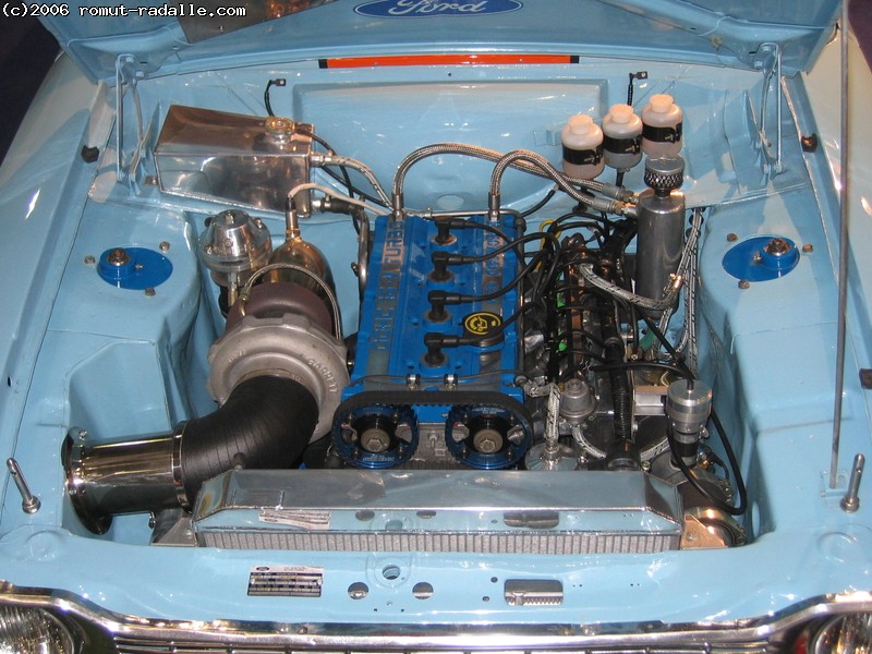 Cosworthin moottori Escortissa