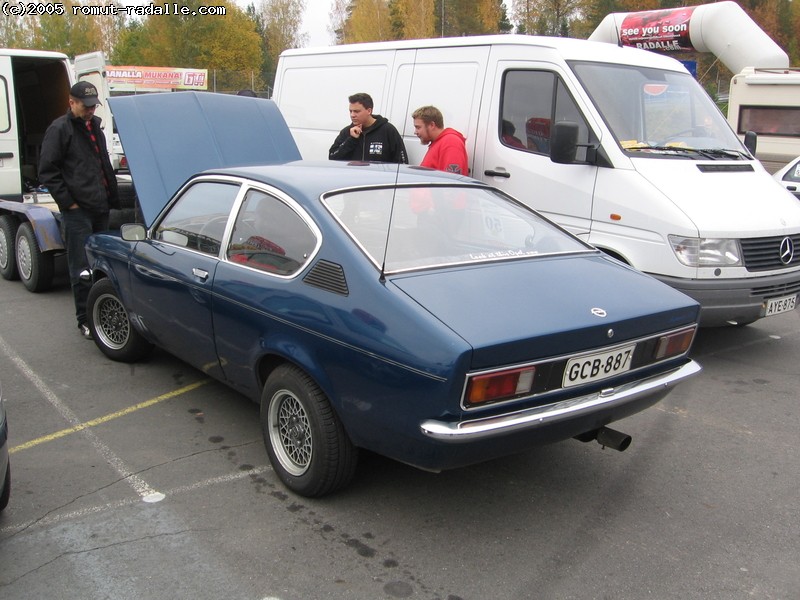 Sininen Opel Kadett C