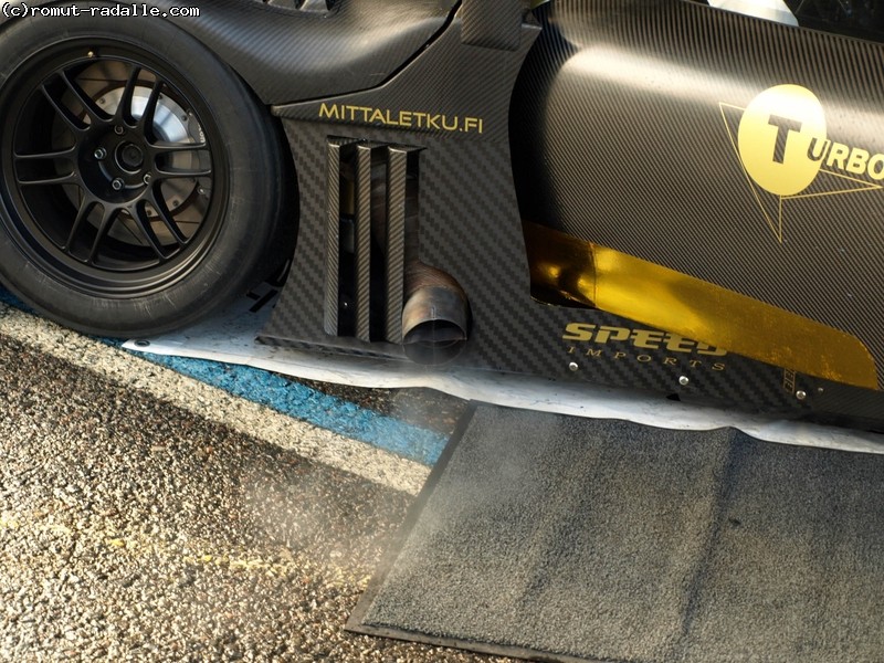 Timeattack-kilpuri: Valtonen Motorsport Mazda RX-7 Pakoputkenpää