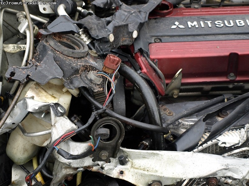 Evo Mitsubishi crashed EVO 8