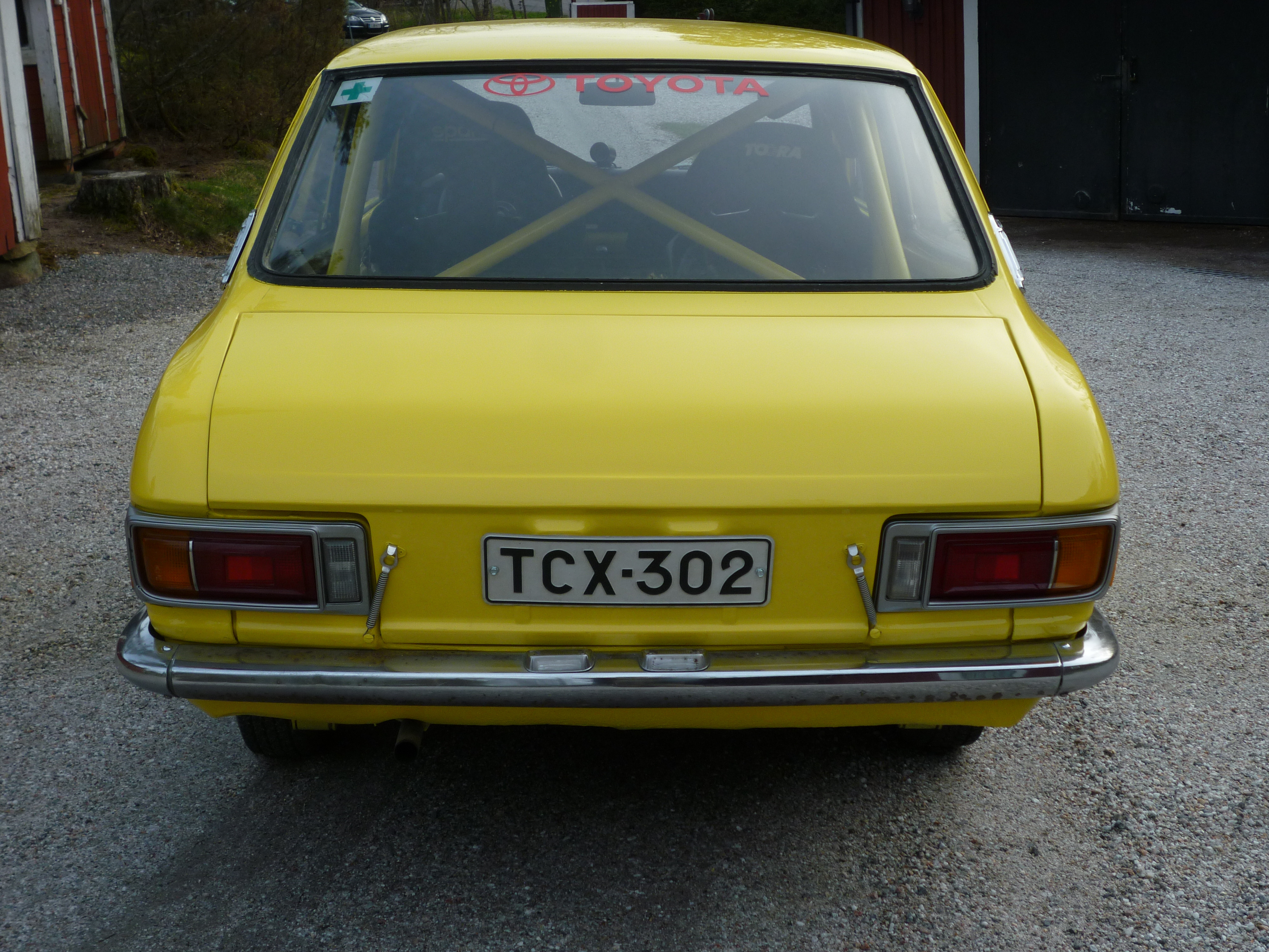 Historic ralli Corolla KE20 -74, Keltainen Corolla maalattuna