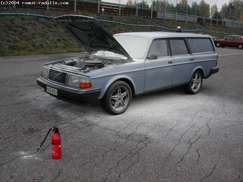 Volvo sammutinpölyssä