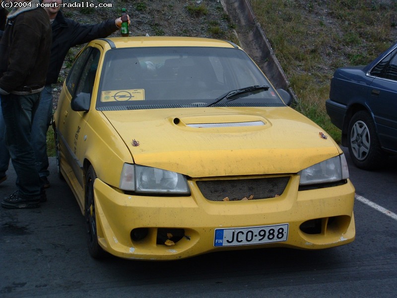 Opel Kadett E Tuning Keltainen, Sainz Celica ilmanottoaukko tässäkin?