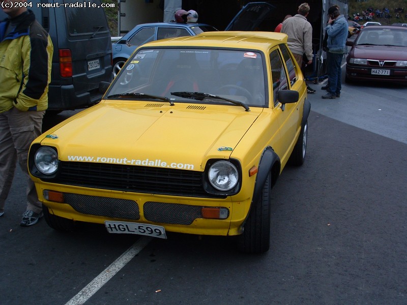 Keltainen KP60 Toyota Starlet