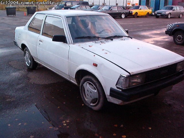 Valkoinen DX Corolla