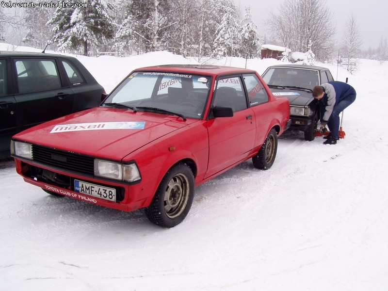 KE70 Toyota Corolla, Punainen