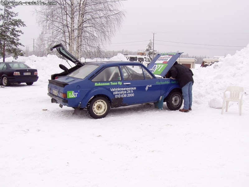 Sininen MK II Ford Escort