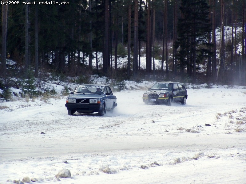 Kadetti jahtaa volvoa