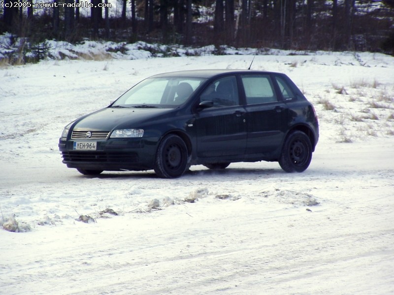 Fiat Stilo 1.6 Verde Loden VR vihreä 1.6 2002 jääradalla