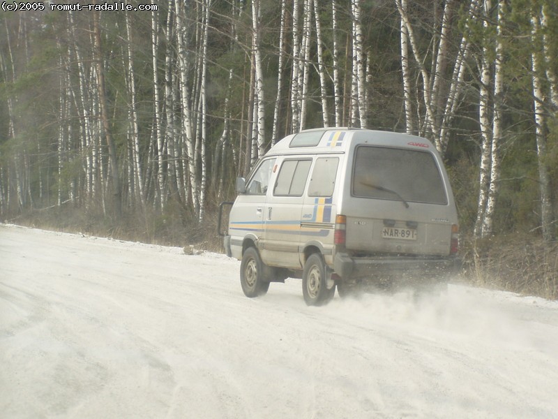 Harmaa Subaru E12 4WD