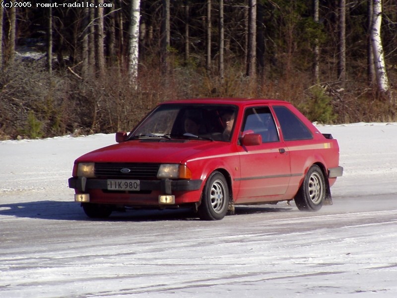 Punainen Ford Escort