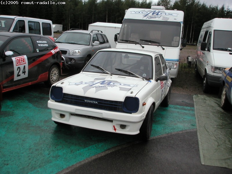 Toyota Starlet, valkoinen KP60