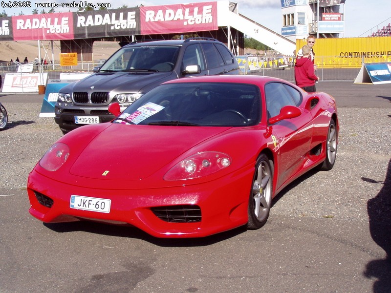 Punainen Ferrari 360