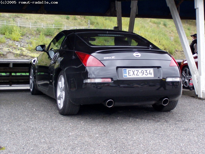 Musta Nissan 350Z Coupe 3.5 2005