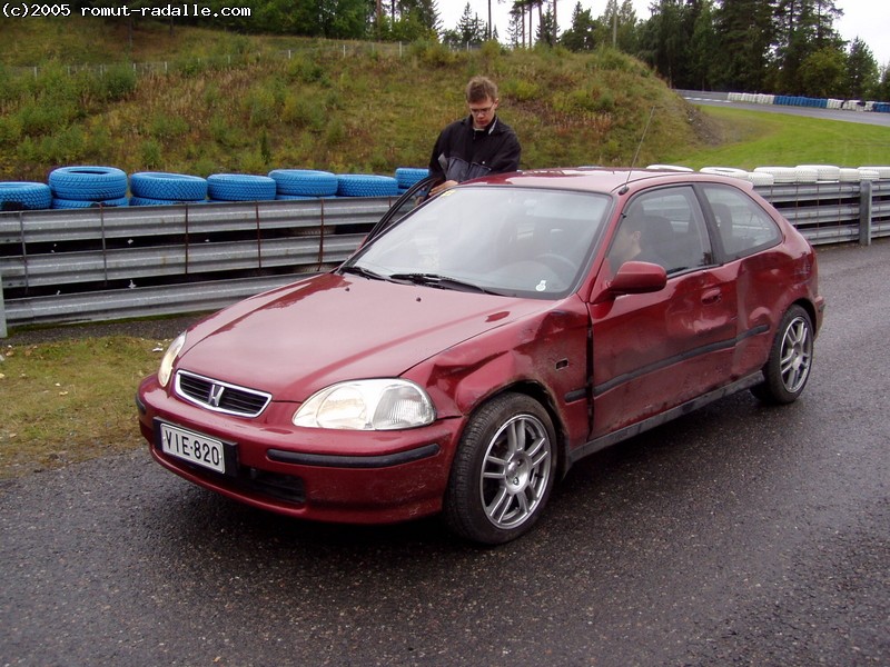 Hondan kylki rutussa, Honda Civic 1.6VTI 1998