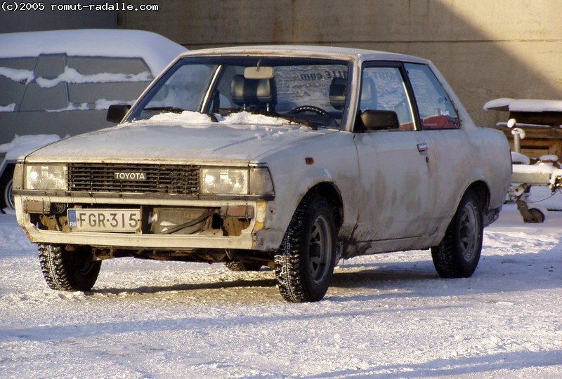 Valkoinen DX Corolla