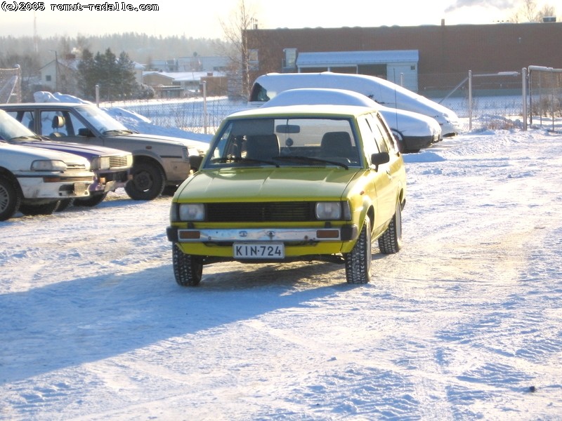 Tipun keltainen DX Corolla