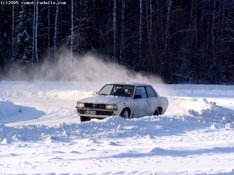 Jaken valkoinen Toyota Corolla DX