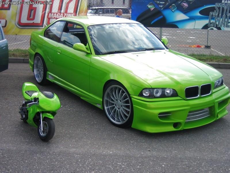 Vihreä BMW