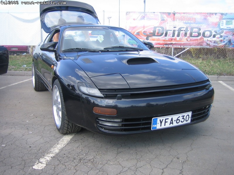 Musta Toyota Celica Coupe ST185