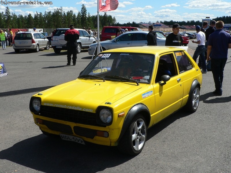 Toyota Starlet, keltainen