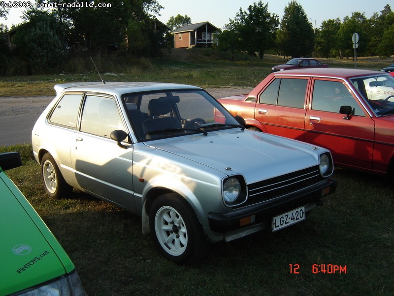 Toyota Starlet hopeinen