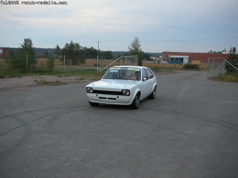 Valkoinen Opel Kadett C City