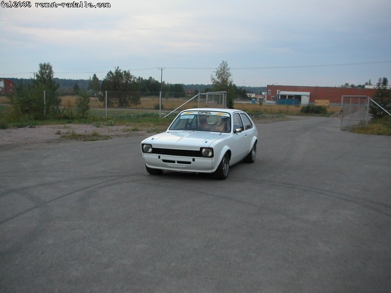Valkoinen Opel Kadett C City