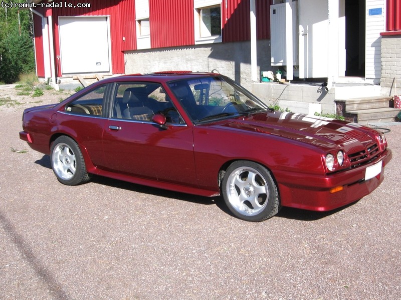 Opel Manta B, viininpunainen