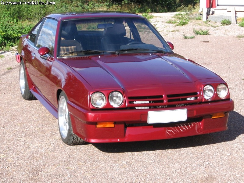 Opel Manta B, viininpunainen