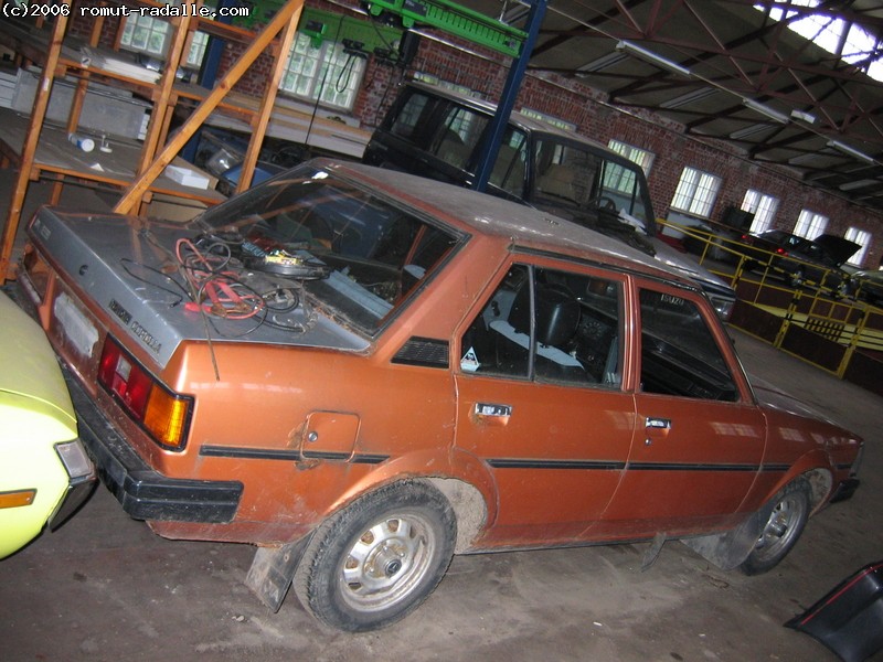 Toyota Corolla KE70 DX 4D