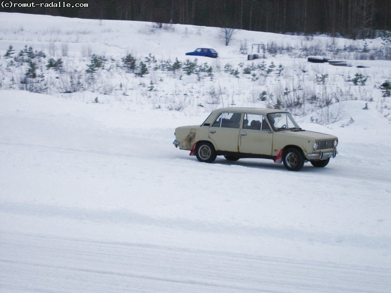 Kermanvärinen Lada