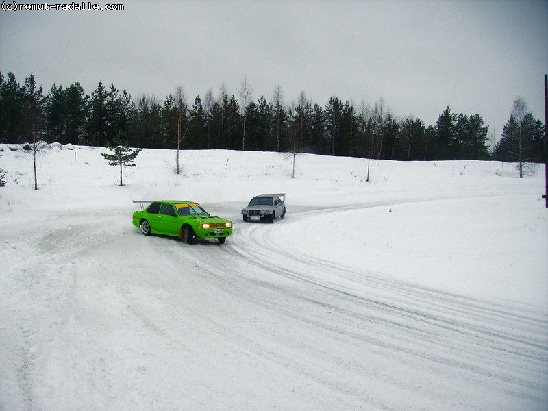 Corolla sladissa. Mersun takasiivestä taitaa tulla liikaa downforcea?