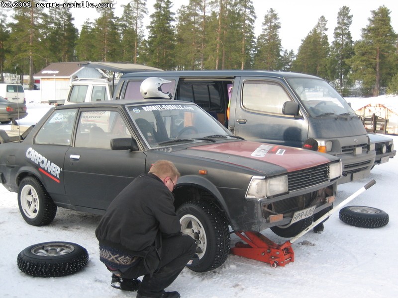 Pyörien vaihtoa