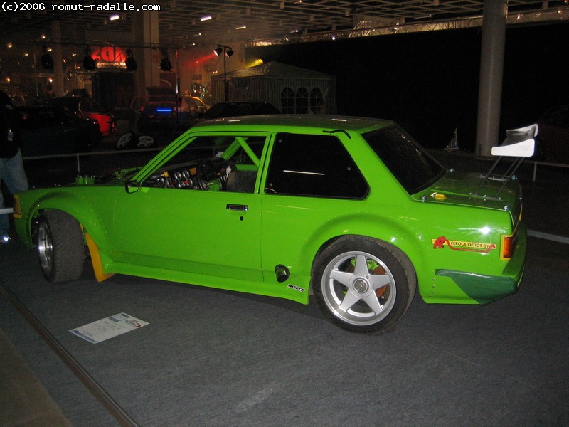 Vihreä KE70 Toyota Corolla DX