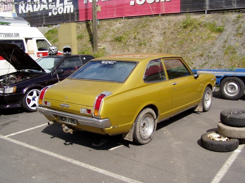 Toyota Carina pystylamppu