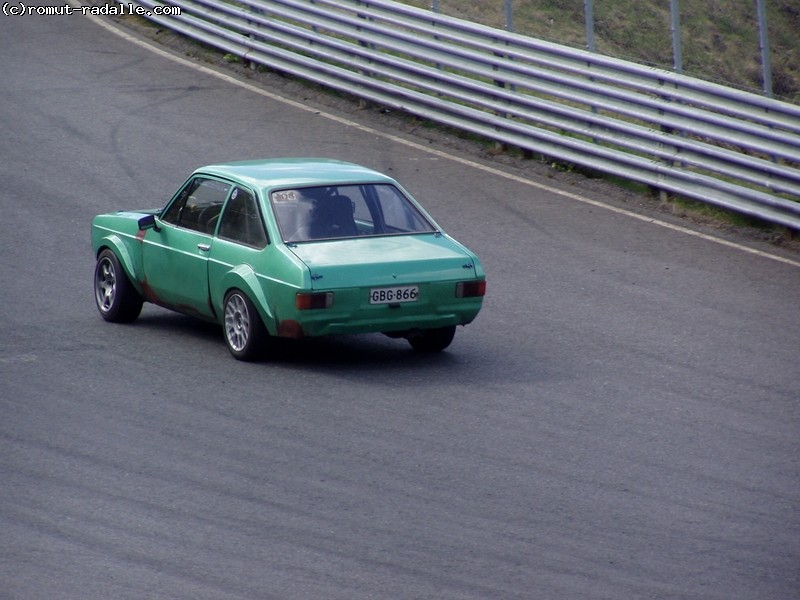 Green Ford Escort mk2