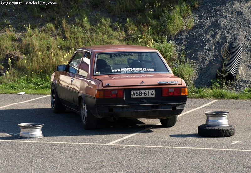 Toyota Corolla DX KE70, Auto - sillä kulkee kaikki