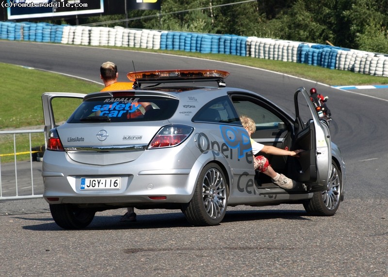 Länsiauto Opel Safety Car