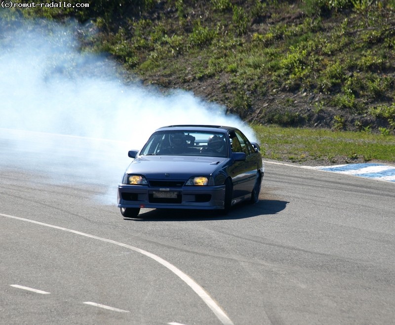 Opel Omega Drifting