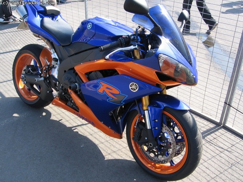 Yamaha R1