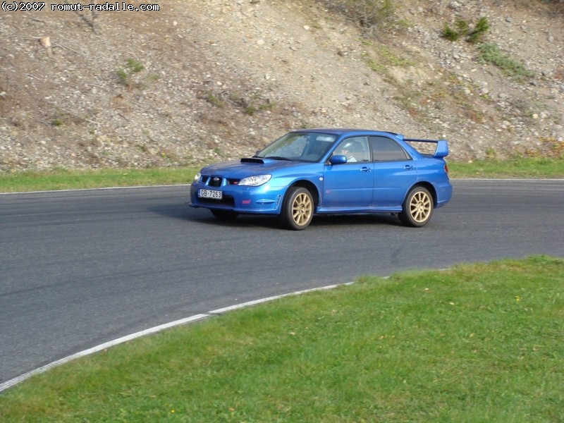 Sininen Subaru Impreza