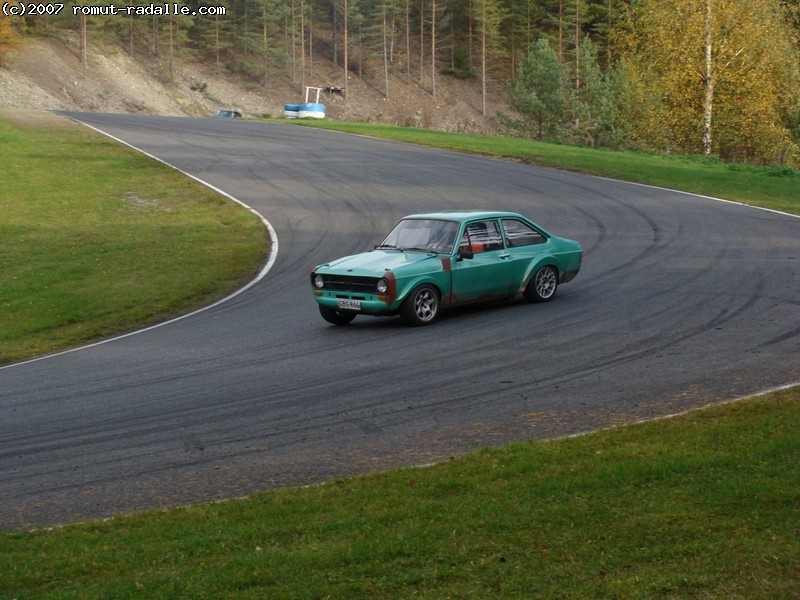 Ford Escort välikoppa