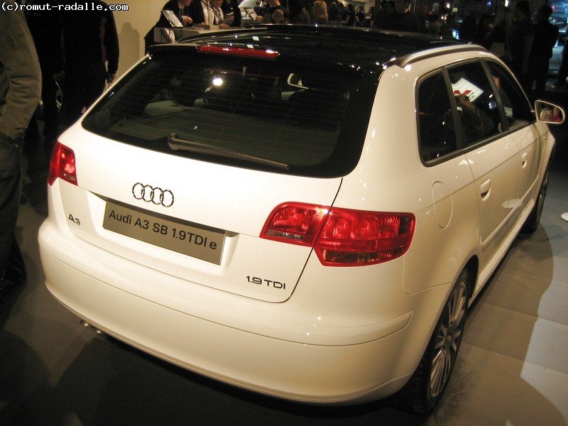 Valkoinen Audi A3 SB 1.9 TDI e