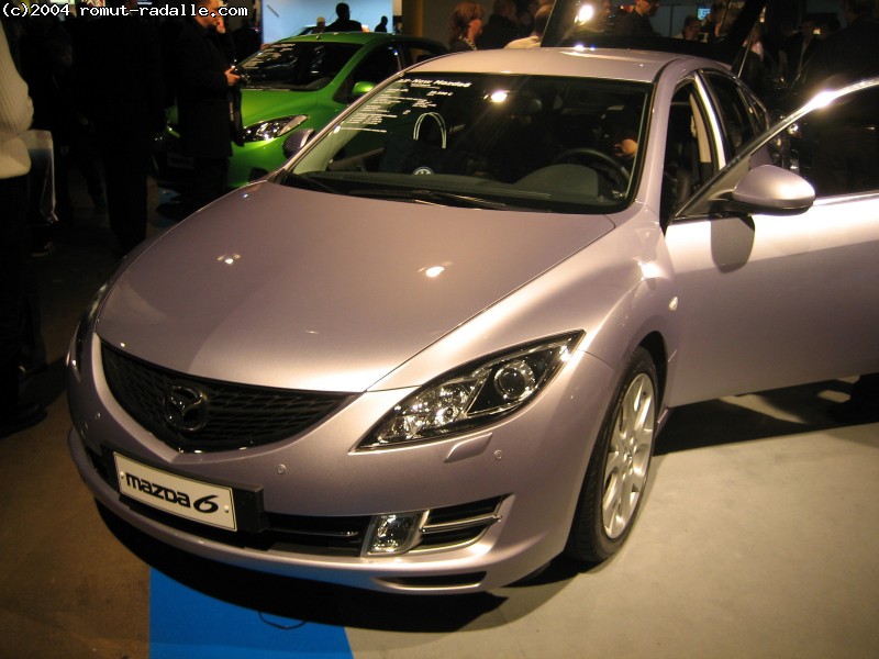 Uusi Mazda 6, hopeinen