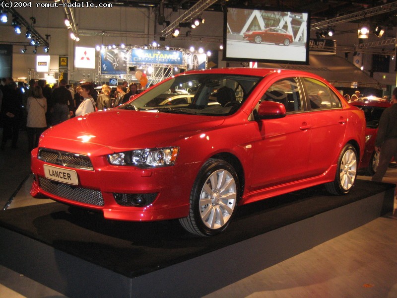 Punainen Mitsubishi Lancer