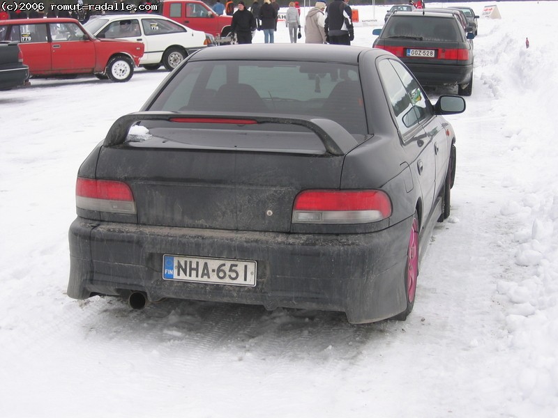 Musta Subaru Impreza
