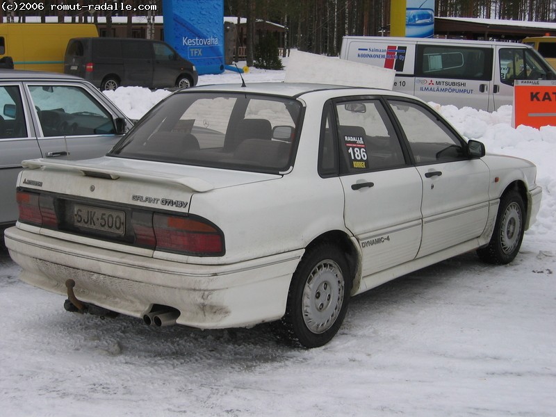 Valkoinen Mitsubishi Galant GTi-16v Dynamic-4