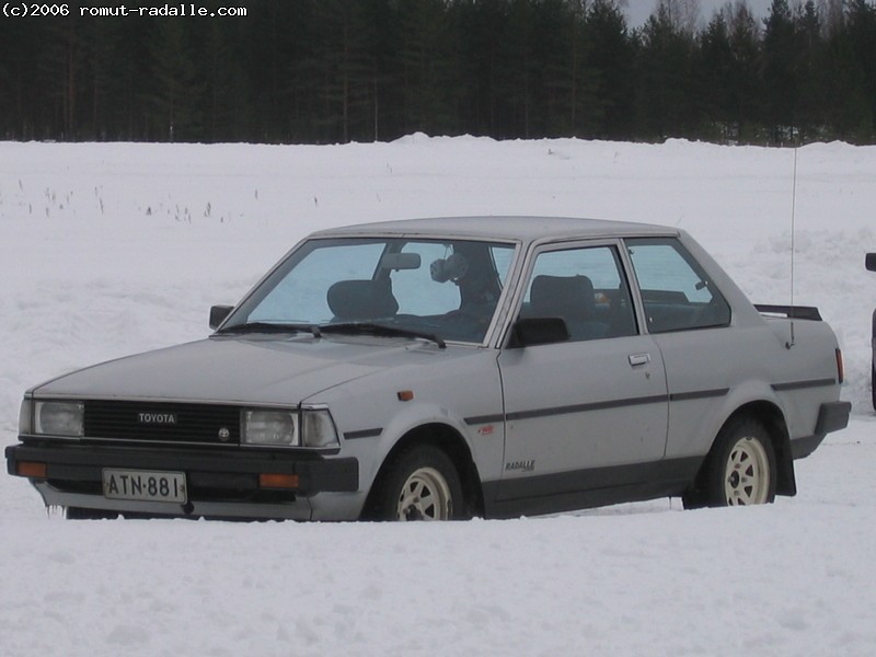 KE70 Corolla Toyota, Harmaa