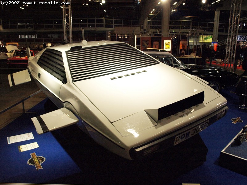 James Bondin Lotus Esprit